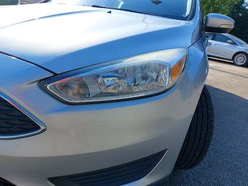 Used 2016 Ford Focus SE w/ Reverse Sensing Package FWD image 32