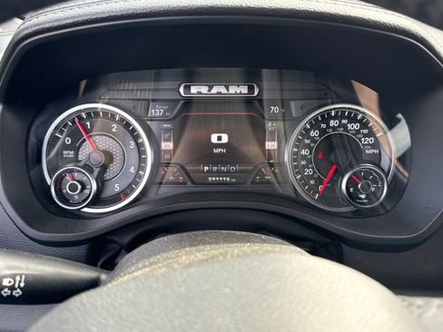 Used 2022 RAM 1500 Laramie AWD/4WD image 26