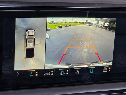 Used 2023 GMC Sierra 1500 AT4X AWD/4WD image 23