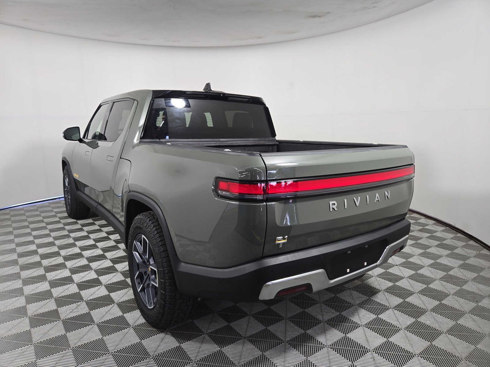 Used 2022 Rivian R1T Launch Edition AWD/4WD image 3
