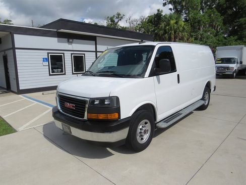 Used 2024 GMC Savana 2500 w/ Driver Convenience Package RWD image 3