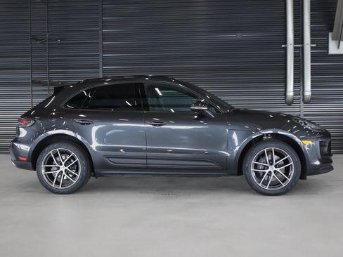 Certified 2024 Porsche Macan AWD/4WD image 11