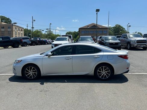 Used 2017 Lexus ES 350 w/ Luxury Package FWD image 3