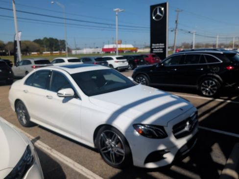 Used 2019 Mercedes-Benz E 450 E 450 image 1