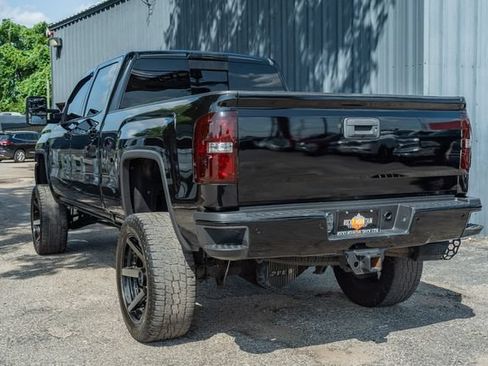 Used 2018 GMC Sierra 2500 Denali w/ Duramax Plus Package AWD/4WD image 4