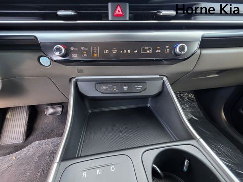 New 2026 Kia Carnival LXS FWD image 18