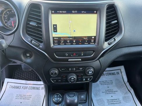 Used 2021 Jeep Cherokee Trailhawk w/ Sun, Sound & Nav Group image 17