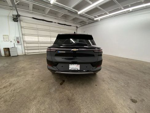 Used 2025 Chevrolet Equinox EV LT w/ Convenience Package image 5