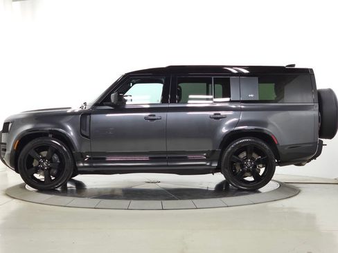 Used 2024 Land Rover Defender 130 X-Dynamic SE AWD/4WD image 2
