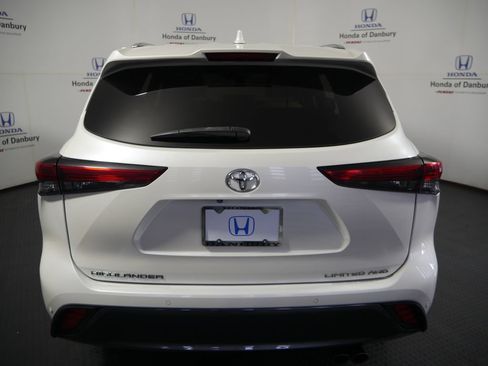 Used 2020 Toyota Highlander Limited AWD/4WD image 5