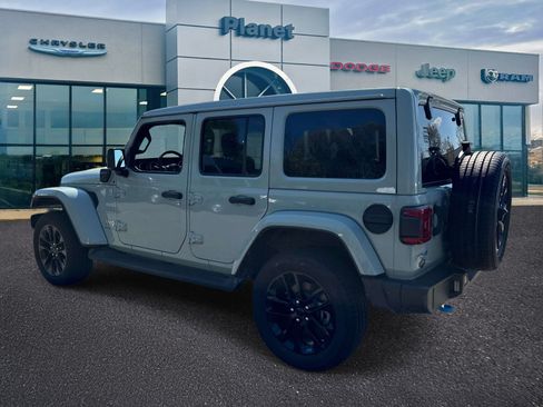 Used 2023 Jeep Wrangler Unlimited Sahara AWD/4WD image 3
