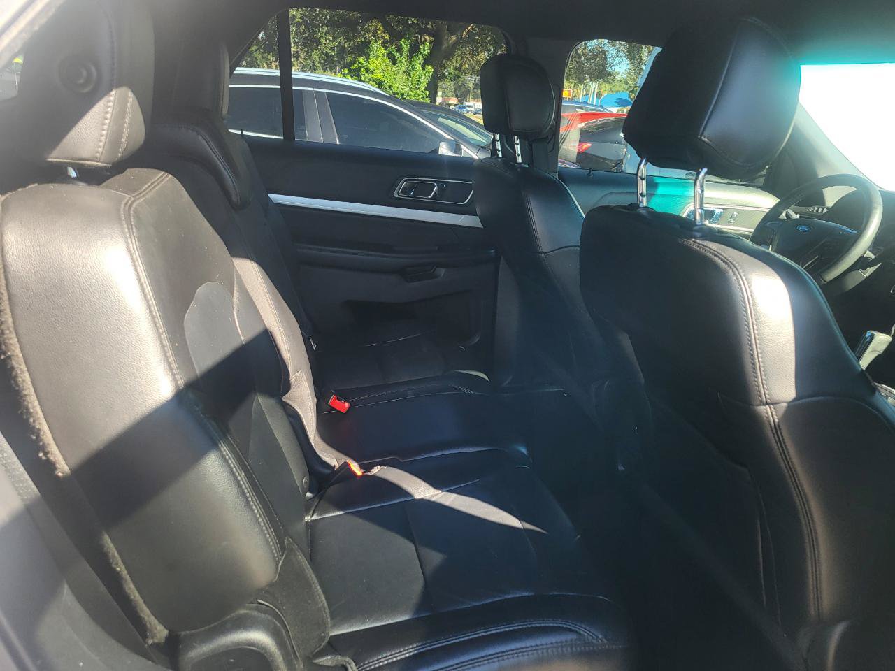 Used 2016 Ford Explorer XLT w/ Equipment Group 202A FWD image 13