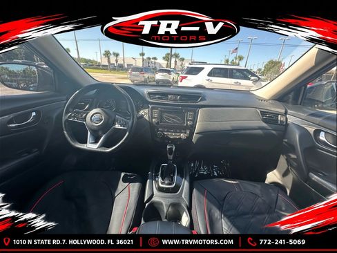 Used 2020 Nissan Rogue SV FWD image 20