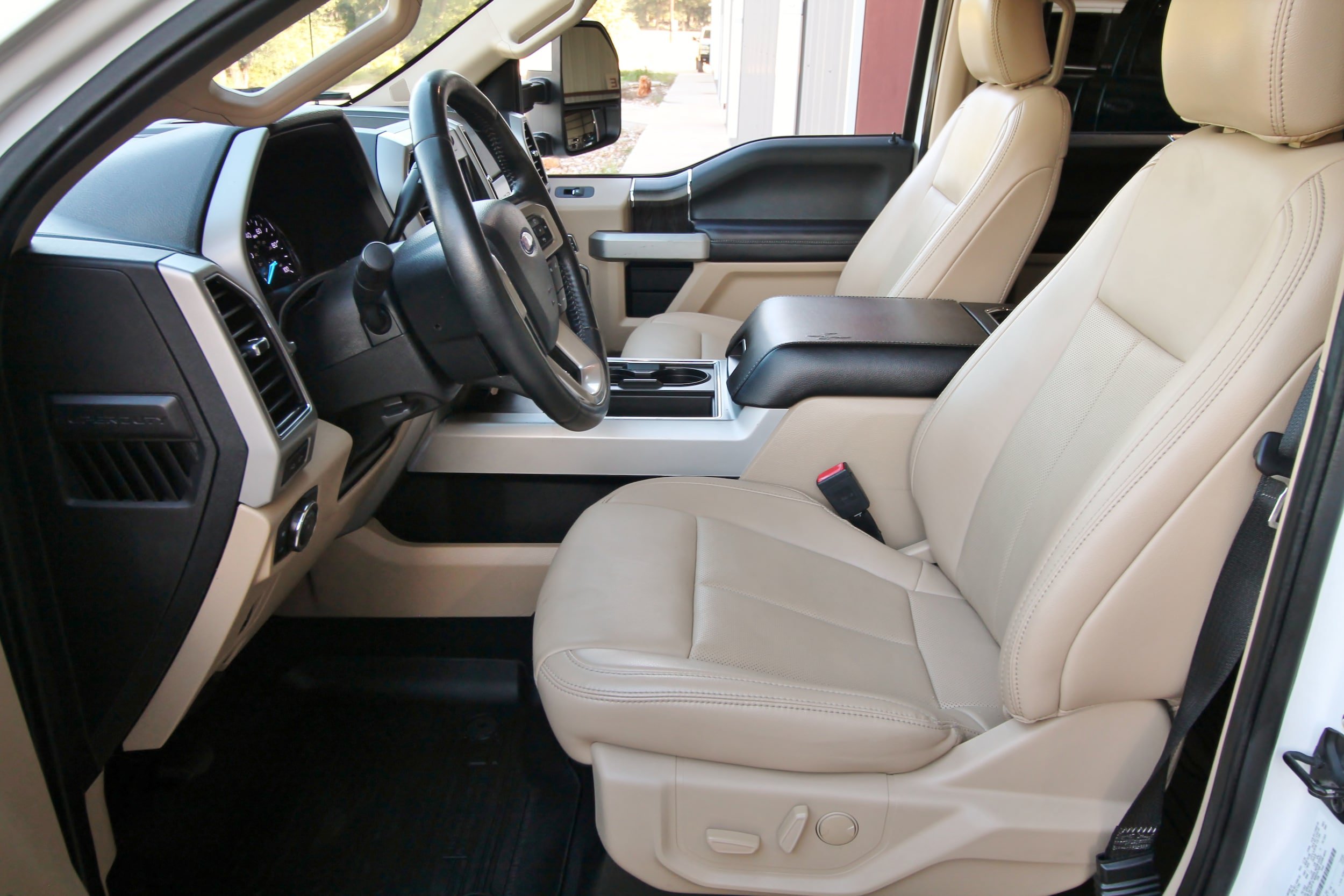 Used 2021 Ford F250 Lariat w/ Lariat Value Package AWD/4WD image 22
