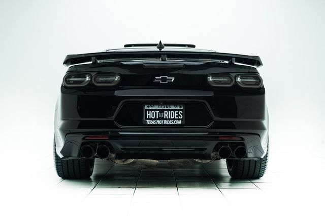 Used 2019 Chevrolet Camaro ZL1 RWD image 16