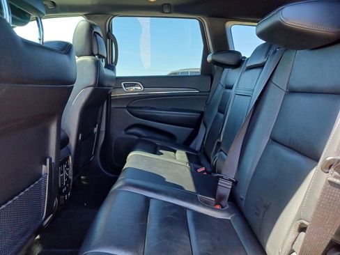 Used 2020 Jeep Grand Cherokee Limited AWD/4WD image 32