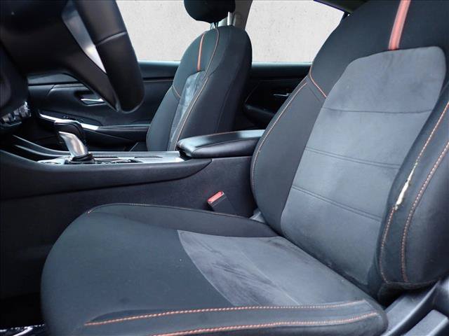 Used 2023 Nissan Sentra SR w/ Midnight Edition Package FWD image 11