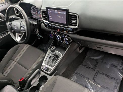 Used 2022 Hyundai Venue SEL image 21