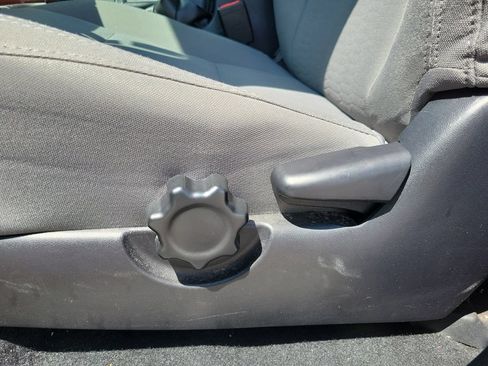 Used 2019 Toyota Tacoma SR w/ SR Convenience Package AWD/4WD image 16