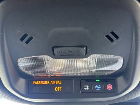Used 2024 Chevrolet Trax RS w/ Driver Confidence Package FWD image 8