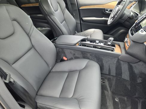 Used 2025 Volvo XC90 T8 Plus w/ Protection Package Premier AWD/4WD image 12