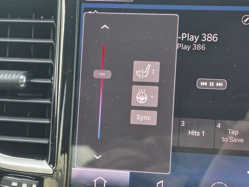 Used 2022 Chrysler Pacifica Touring-L image 14