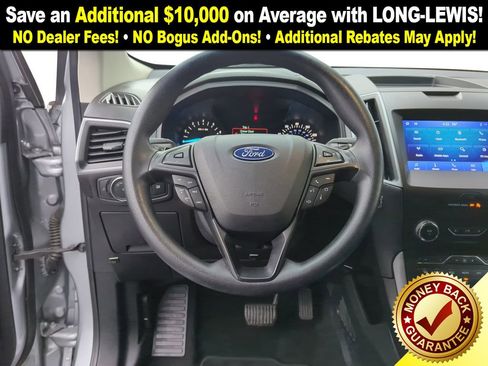 Used 2020 Ford Edge SE image 18