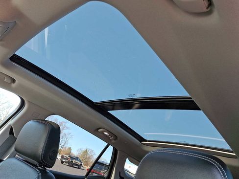 Certified 2022 GMC Terrain SLT w/ Infotainment Package II image 14