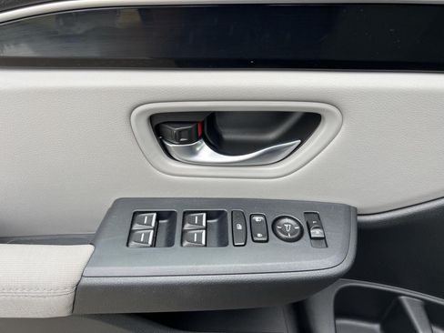 Used 2023 Honda Pilot LX image 16
