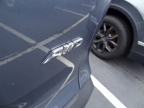 Used 2023 Toyota Corolla Cross L image 18