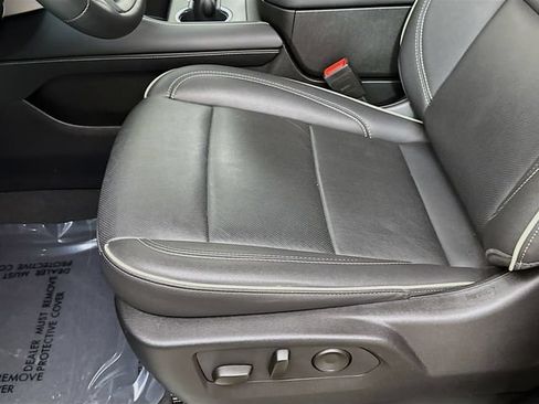 Used 2024 Chevrolet Suburban Premier AWD/4WD image 22