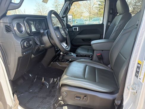 Used 2024 Jeep Wrangler High Altitude AWD/4WD image 12