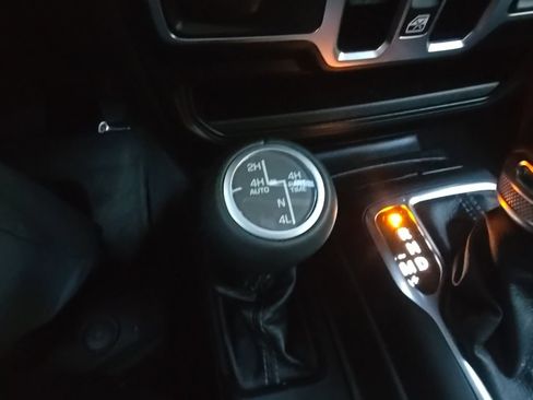 Used 2024 Jeep Wrangler Unlimited Sahara w/ Technology Group AWD/4WD image 16