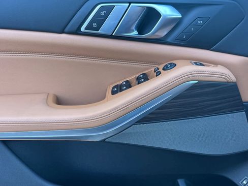 Used 2026 BMW X5 xDrive50e image 12