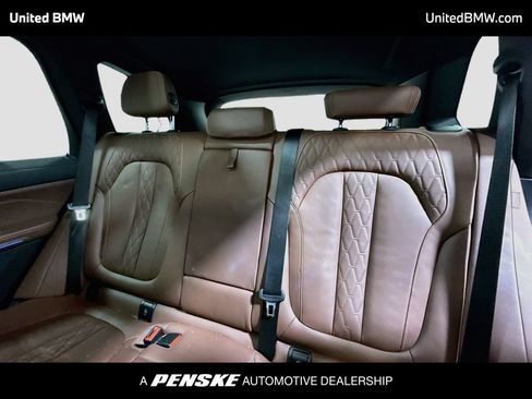 Used 2025 BMW X5 xDrive50e AWD/4WD image 13