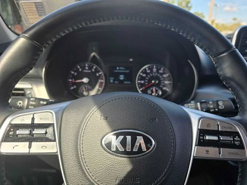 Used 2021 Kia Telluride LX image 14