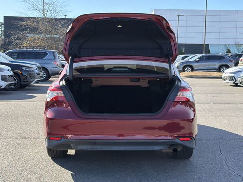 Used 2019 Toyota Camry LE image 12