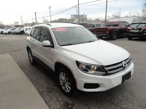 Used 2017 Volkswagen Tiguan Limited w/ Premium Package image 6
