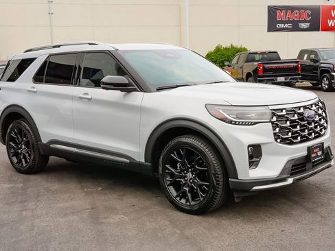 Used 2025 Ford Explorer Platinum w/ Ultimate Package image 7