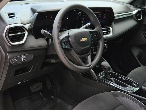Used 2024 Chevrolet TrailBlazer LT FWD image 32