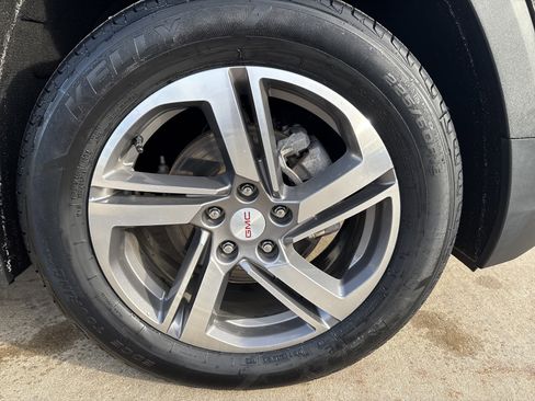 Used 2021 GMC Terrain SLT w/ Infotainment Package II image 9