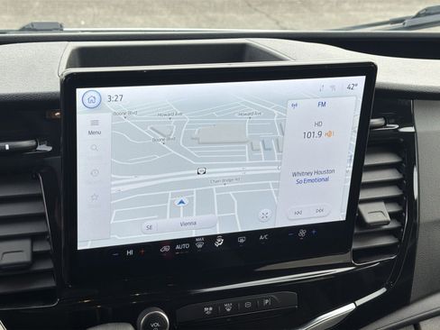 Used 2024 Ford Transit 350 XLT image 19