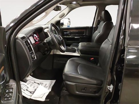 Used 2017 RAM 1500 Laramie image 9