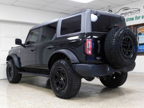 Used 2024 Ford Bronco Wildtrak image 9