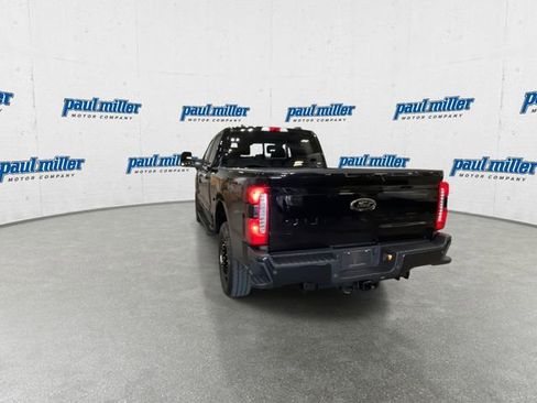New 2026 Ford F250 Lariat w/ Black Appearance Package image 9
