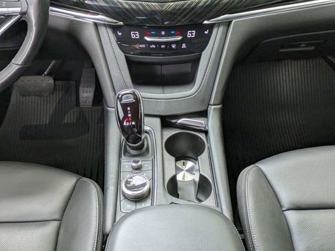 Used 2021 Cadillac XT6 Premium Luxury FWD image 22