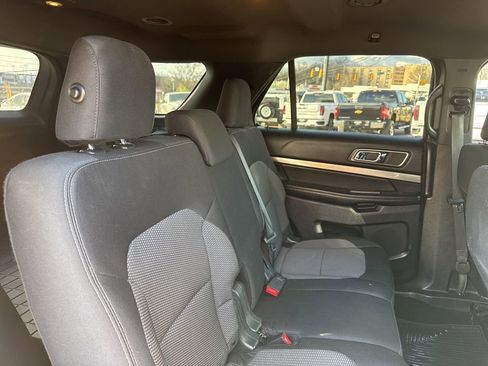 Used 2019 Ford Explorer XLT image 25