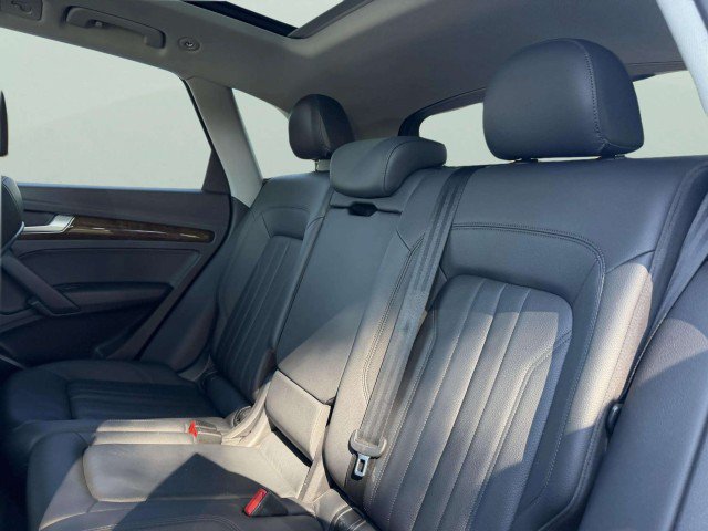 Used 2018 Audi Q5 2.0T Premium Plus w/ Premium Plus Package AWD/4WD image 23