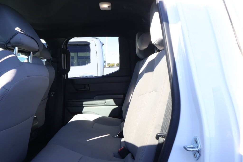 Used 2024 Toyota Tacoma SR5 AWD/4WD image 35