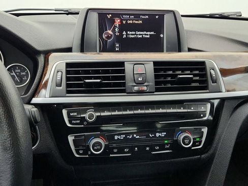 Used 2017 BMW 320i 320i Sedan with Premium and Dr image 18